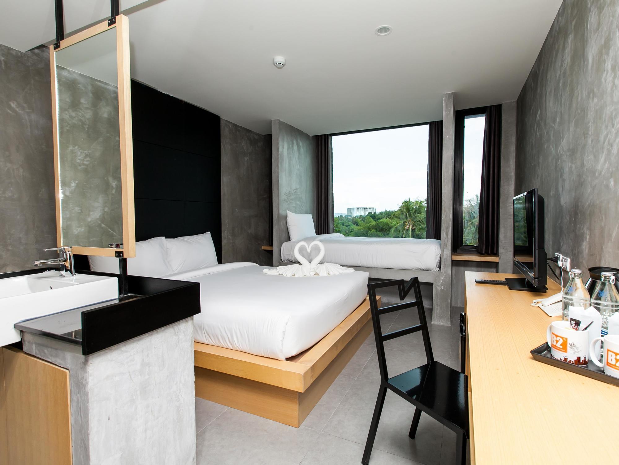 Blu monkey bed breakfast phuket. Бутик отель Пхукет. Mala Hotel Пхукет 2. Самый высокий отель на Пхукете. Отель матхау центра Пхукет.